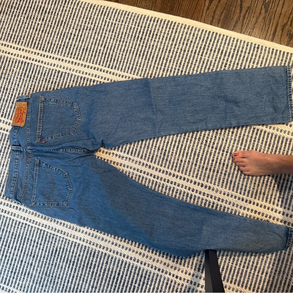 Levi’s 501 button-fly jeans. 33x32